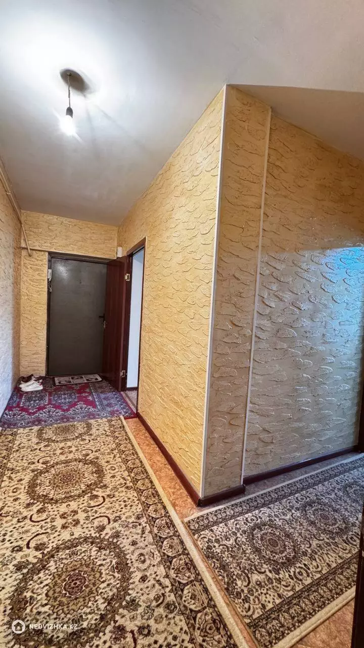 1-комнатная квартира, этаж 1 из 5, 42 м², фотография 3