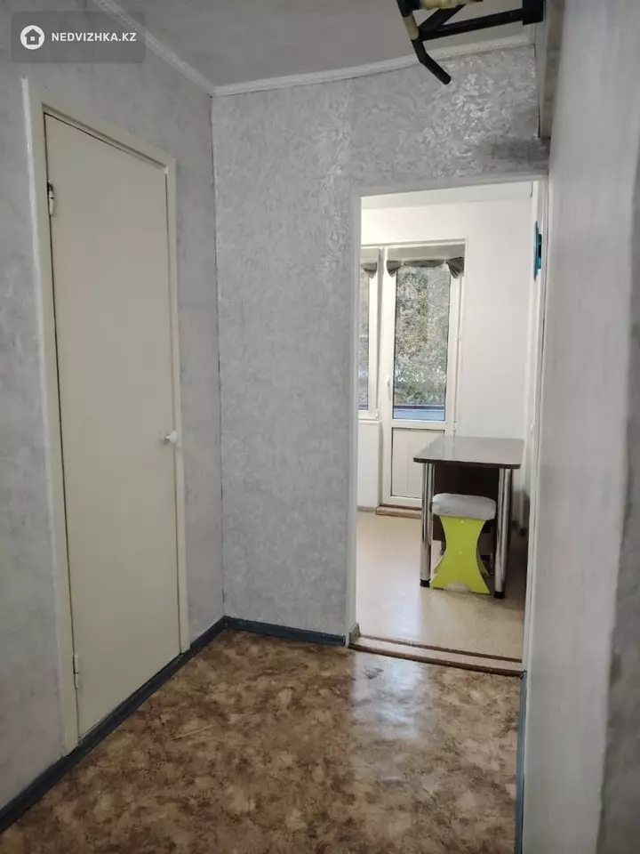 2-комнатная квартира, этаж 2 из 5, 51 м², фотография 3