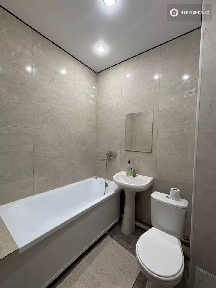 1-комнатная квартира, этаж 1 из 1, 38 м², По часам, 2-фотосурет