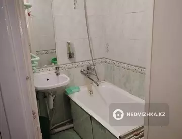 3-комнатная квартира, этаж 5 из 5, 49 м², миниатюра 2