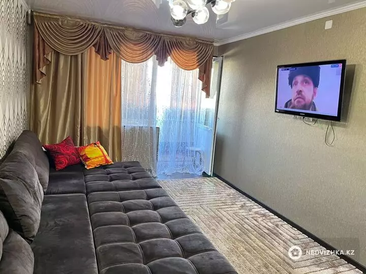 2-комнатная квартира, этаж 3 из 7, 65 м², Посуточно, фотография 3