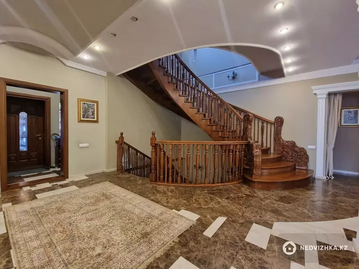 7-комнатный дом, 11 соток, 458 м², фотография 4