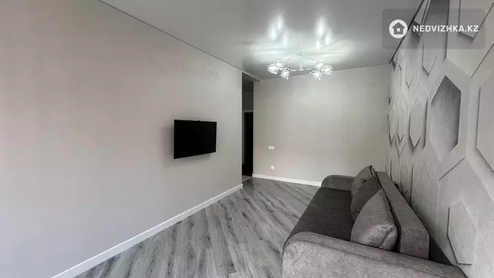 4-комнатная квартира, этаж 8 из 12, 96 м², На длительный срок, фотография 5