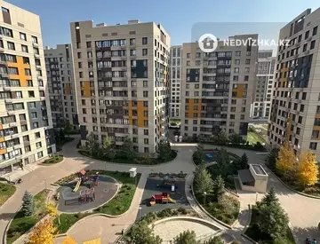 4-комнатная квартира, этаж 8 из 12, 96 м², На длительный срок