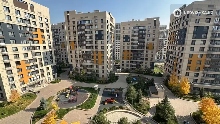 4-комнатная квартира, этаж 8 из 12, 96 м², На длительный срок, фотография 2