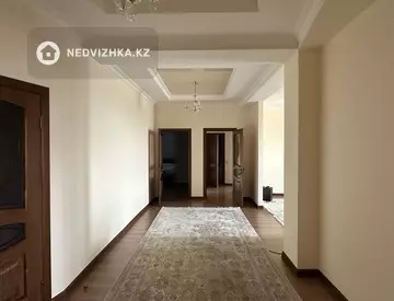 3-комнатная квартира, этаж 9 из 13, 162 м², миниатюра 1