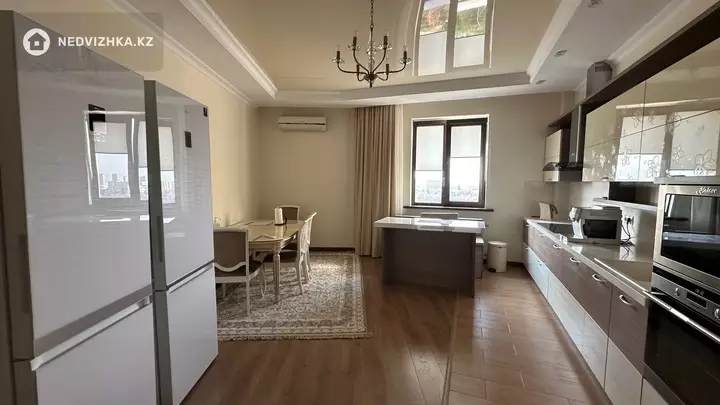 3-комнатная квартира, этаж 9 из 13, 162 м², фотография 3