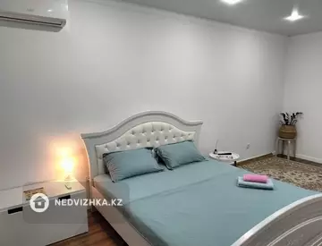 1-комнатная квартира, этаж 1 из 5, 50 м², По часам