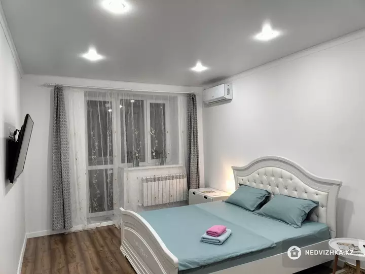 1-комнатная квартира, этаж 1 из 5, 50 м², По часам