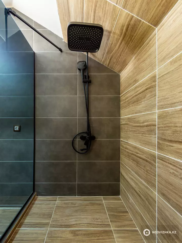 6-комнатный дом, 8 соток, 495 м², фотография 4