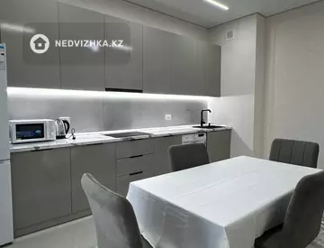 2-комнатная квартира, этаж 2 из 16, 80 м², Посуточно, миниатюра 7
