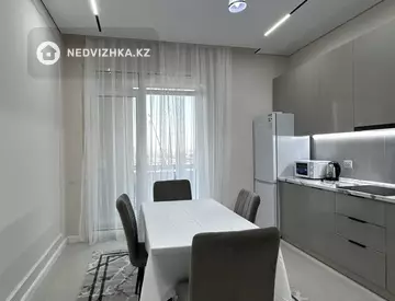 2-комнатная квартира, этаж 2 из 16, 80 м², Посуточно, миниатюра 8