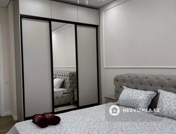 2-комнатная квартира, этаж 2 из 16, 80 м², Посуточно