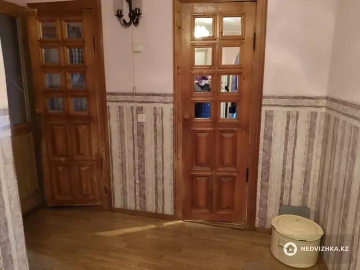 2-комнатная квартира, этаж 4 из 5, 50 м², фотография 2