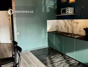 1-комнатная квартира, этаж 5 из 16, 50 м², Посуточно, миниатюра 9