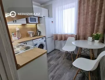 1-комнатная квартира, этаж 3 из 4, 31 м², Посуточно, миниатюра 4