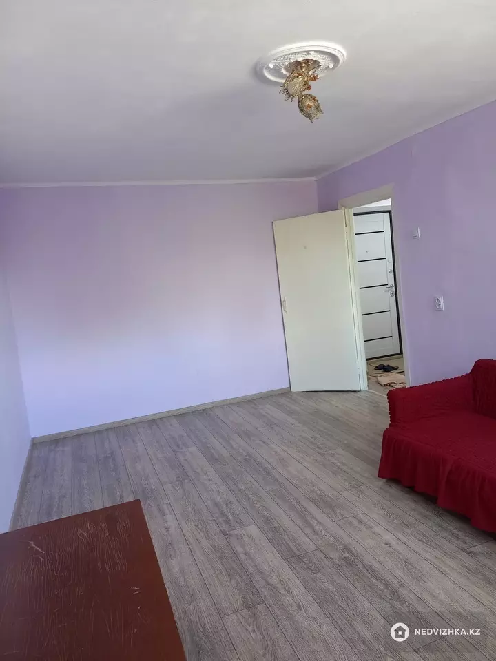1-комнатная квартира, этаж 2 из 5, 30 м², фотография 2