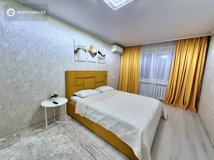 1-комнатная квартира, этаж 1 из 5, 33 м², Посуточно, фотография 2