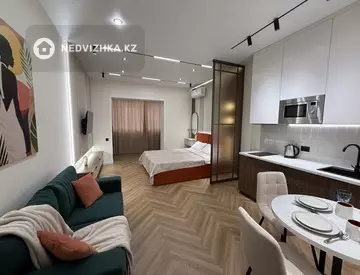 1-комнатная квартира, этаж 4 из 10, 40 м², Посуточно, миниатюра 12