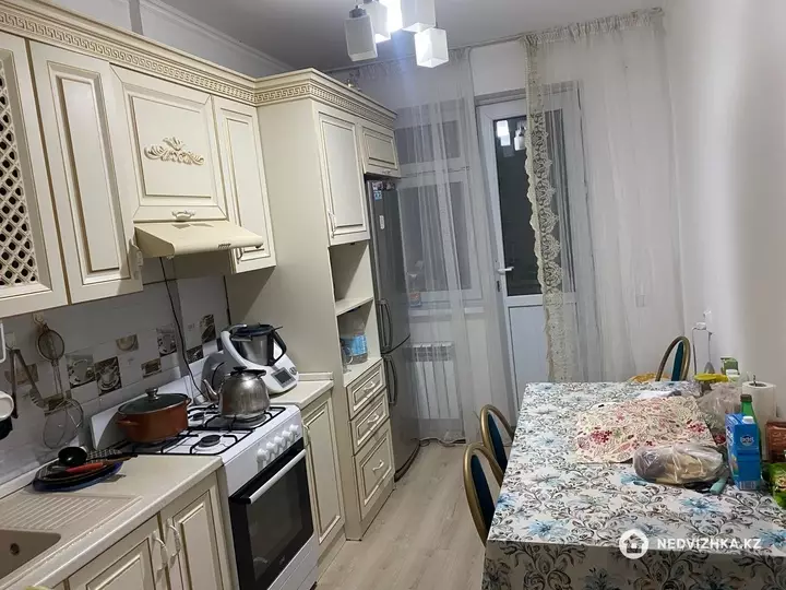 3-комнатная квартира, этаж 7 из 8, 82 м², фотография 3