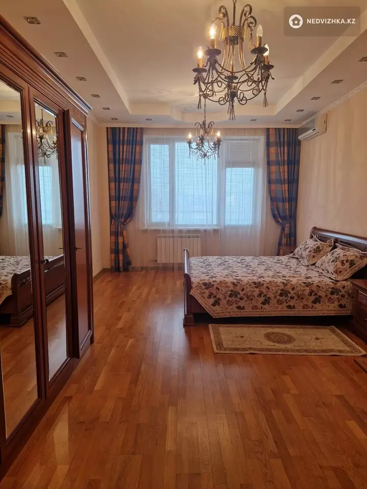 4-комнатная квартира, этаж 2 из 16, 130 м², 4-фотосурет