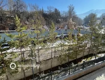 4-комнатная квартира, этаж 2 из 2, 179 м², миниатюра 2