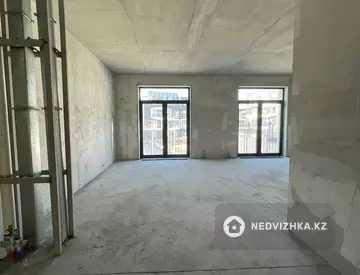 4-комнатная квартира, этаж 2 из 2, 179 м², миниатюра 3