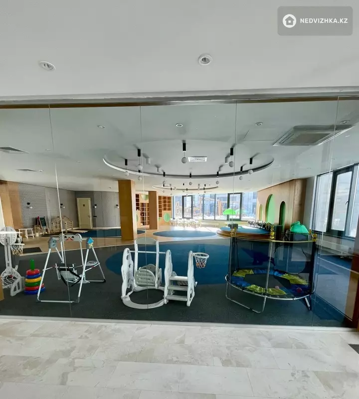 4-комнатная квартира, этаж 2 из 2, 179 м², фотография 5
