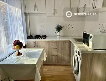 2-комнатная квартира, этаж 2 из 5, 42 м², На длительный срок, миниатюра 5