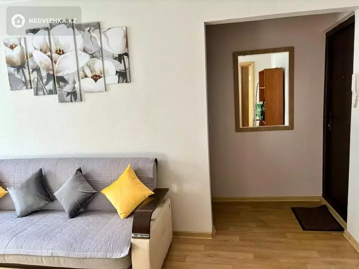 2-комнатная квартира, этаж 2 из 5, 42 м², На длительный срок, фотография 2