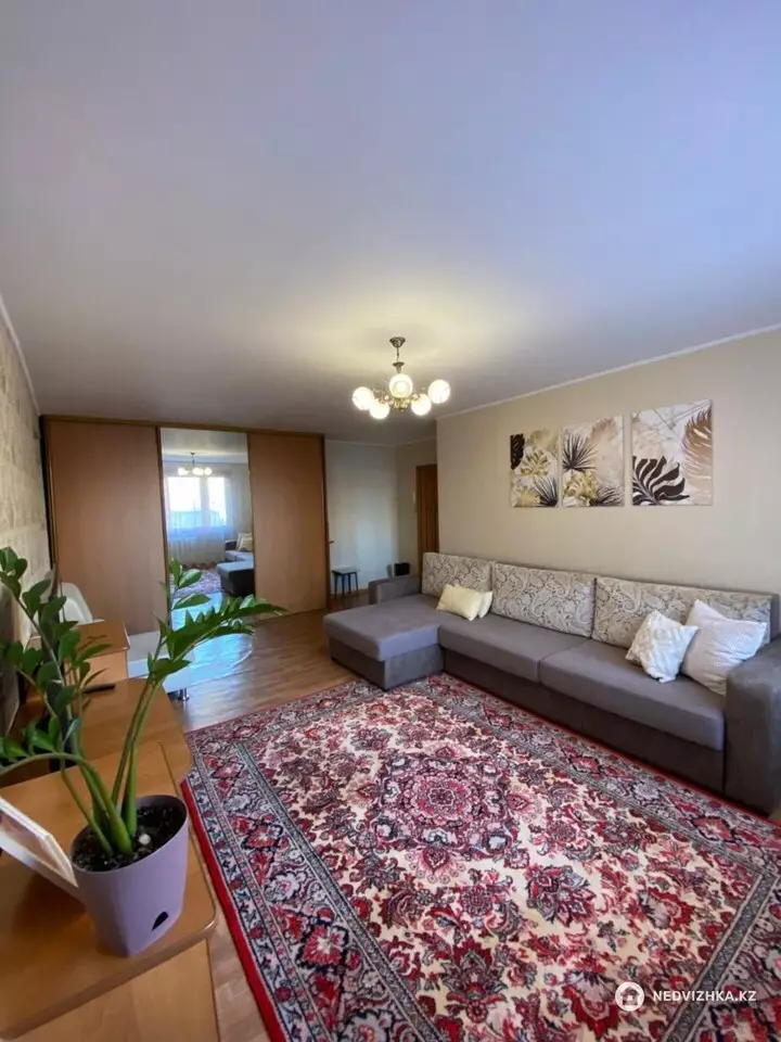 3-комнатная квартира, этаж 2 из 9, 63 м², фотография 2