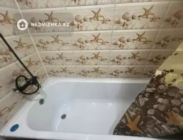 1-комнатная квартира, этаж 8 из 9, 40 м², Посуточно, миниатюра 11