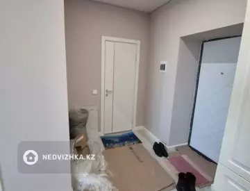 1-комнатная квартира, этаж 6 из 9, 44 м², миниатюра 2