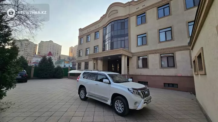 Помещение, этаж 1 из 4, 1 700 м², На длительный срок, фотография 2