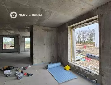 3-комнатная квартира, этаж 1 из 3, 93 м², миниатюра 3