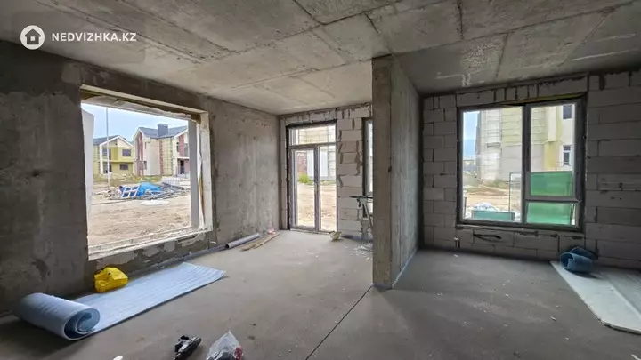3-комнатная квартира, этаж 1 из 3, 93 м², фотография 5