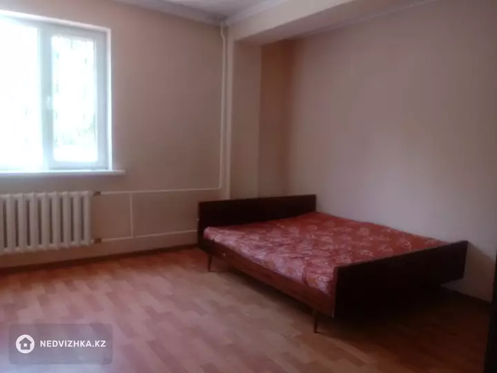 3-комнатная квартира, этаж 3 из 5, 70 м², фотография 3