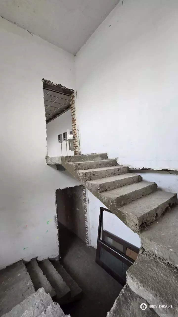 Офис, этаж 2 из 1, В жилом доме, 332 м², фотография 2
