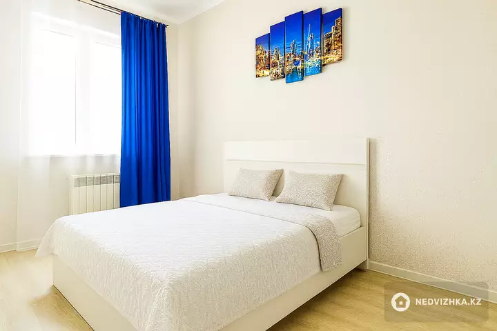 1-комнатная квартира, этаж 14 из 19, 40 м², Посуточно, фотография 2