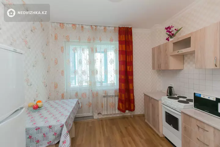 1-комнатная квартира, этаж 2 из 14, 45 м², Посуточно, фотография 5
