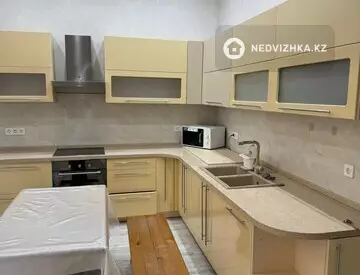 1-комнатная квартира, этаж 2 из 5, 40 м², На длительный срок