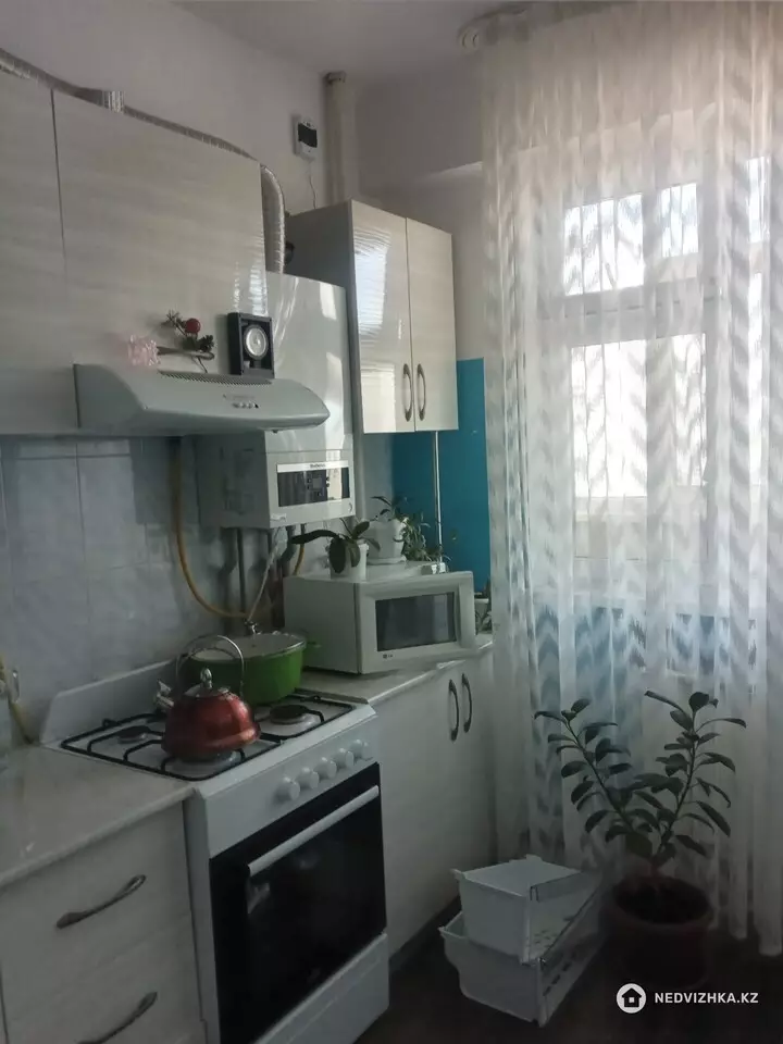 2-комнатная квартира, этаж 3 из 5, 54 м², фотография 4