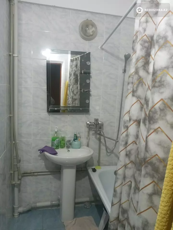2-комнатная квартира, этаж 3 из 5, 54 м², фотография 5