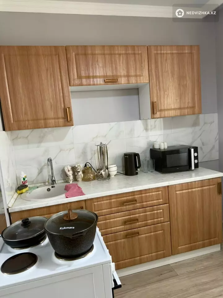 1-комнатная квартира, этаж 14 из 16, 40 м², Посуточно, фотография 5