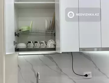 2-комнатная квартира, этаж 4 из 16, 60 м², Посуточно, миниатюра 7
