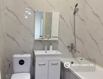 2-комнатная квартира, этаж 4 из 16, 60 м², Посуточно, миниатюра 9