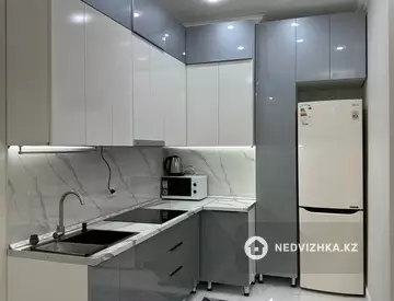 2-комнатная квартира, этаж 4 из 16, 60 м², Посуточно, миниатюра 6
