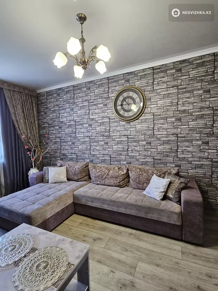 2-комнатная квартира, этаж 5 из 5, 57 м², Посуточно, фотография 2