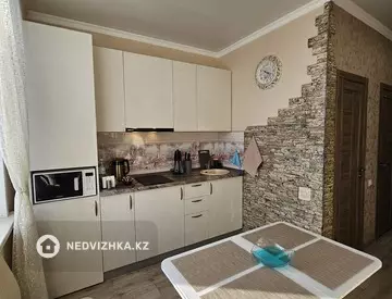 2-комнатная квартира, этаж 5 из 5, 57 м², Посуточно, миниатюра 12