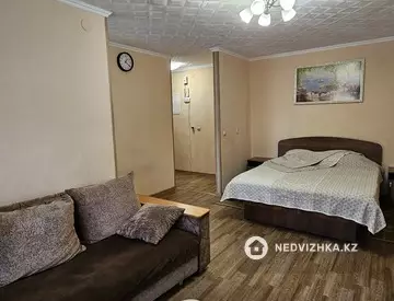 1-комнатная квартира, этаж 3 из 5, 32 м², Посуточно